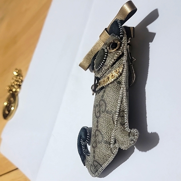 Gucci "The Bougie Chihuahua" bagcharm - Picture 7 of 10